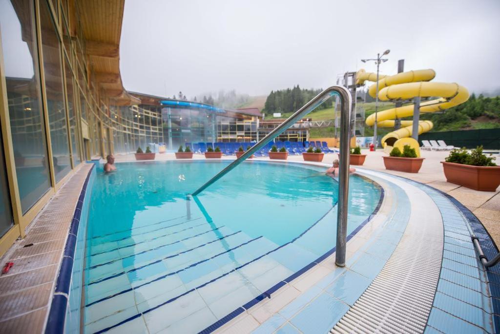 Apartmany Meander Thermal & Ski Rezort オラヴィツェ エクステリア 写真